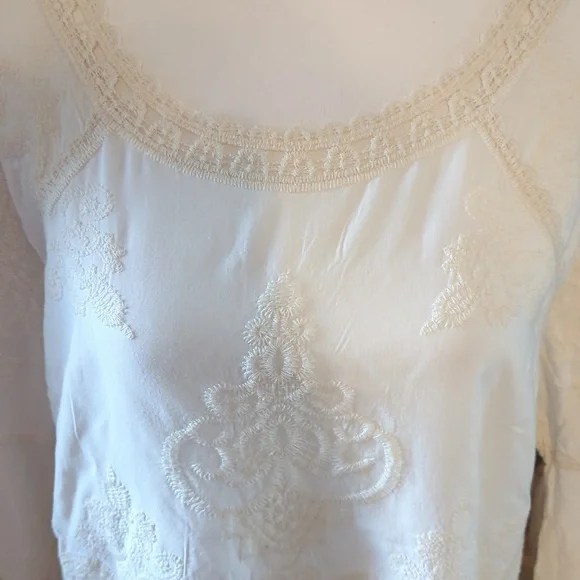 Democracy top NWOT - Picture 3 of 7